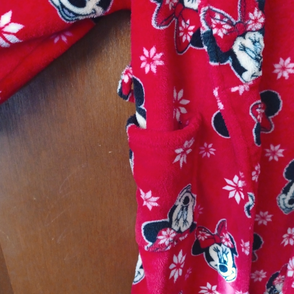 Minnie Mouse Robe - Picture 6 of 6